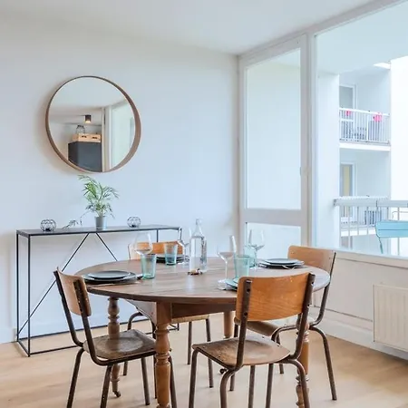 Charming 2ch 4p Parking And Balcony Apartment